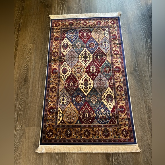 Turkish Rug - Picture 4 of 7